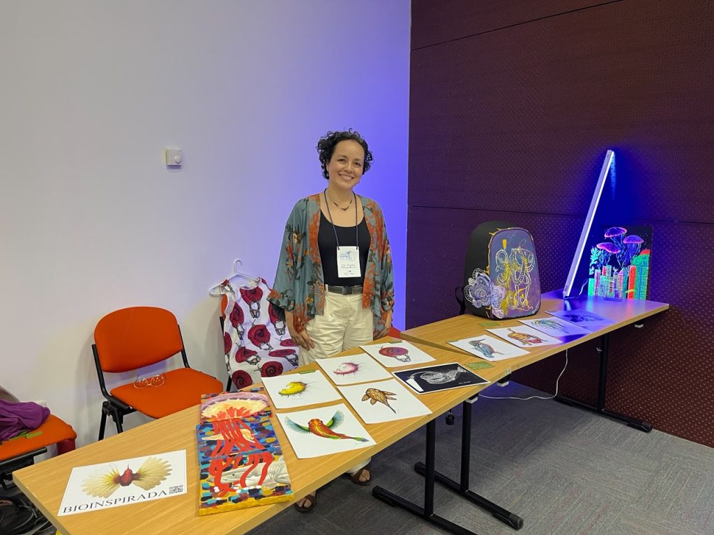 Elsa Quicazán exhibiting "Without the Ocean, There Is No City" during the SILPOLY Symposium in Santa Marta, Colombia.